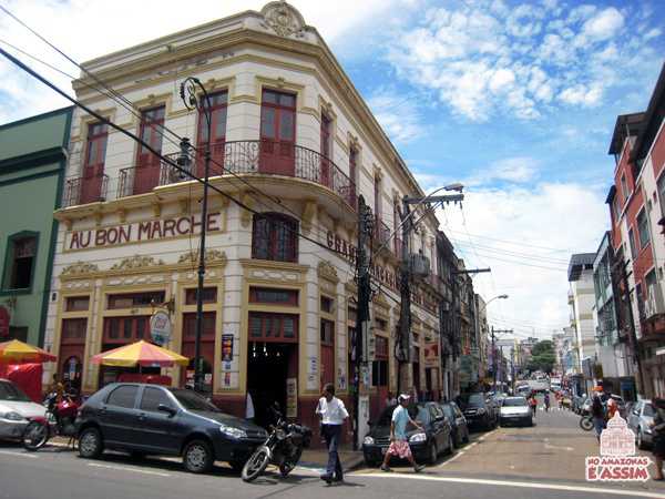 Grands Magasin Au Bon Marche em Manaus, Brasil / Foto : Hamadryades